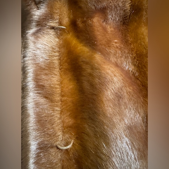 Ms. Divine Immitation Fur Coat.
Size: 3X. Women’s - Picture 11 of 16